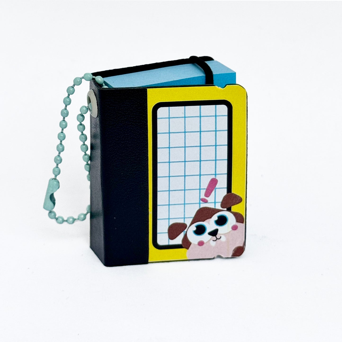 Estuche en forma de libro con Notas Adhesivas y Llavero de bolitas