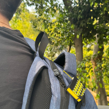 Estuche en forma de libro con Notas Adhesivas y Llavero de bolitas