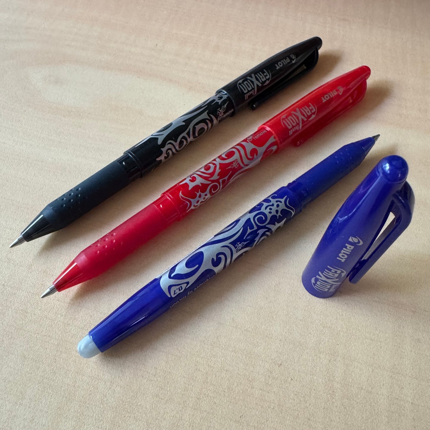 Bolígrafo Pilot Borrable y Recargable FRIXION BALL FINO 0.7 MM